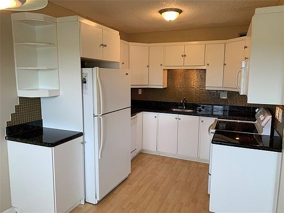 5th image of 1400 NE 54th St APT 302