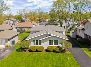 1112 67th St, Downers Grove, IL 60516