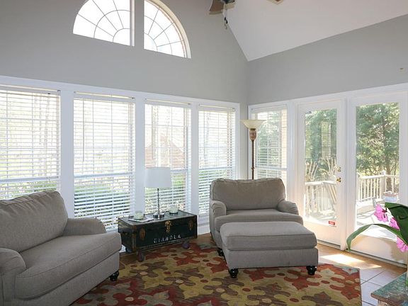 3rd image of 277 Woodstone Dr