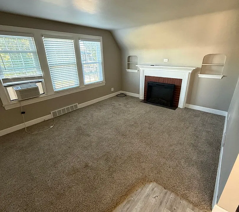 210 5th Ave