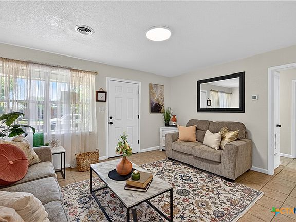 3rd image of 1005 Pine Dr