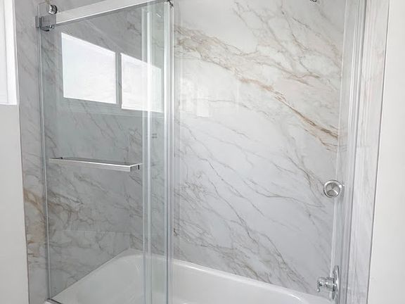 2nd image of 324 S Kenmore Ave #11525389