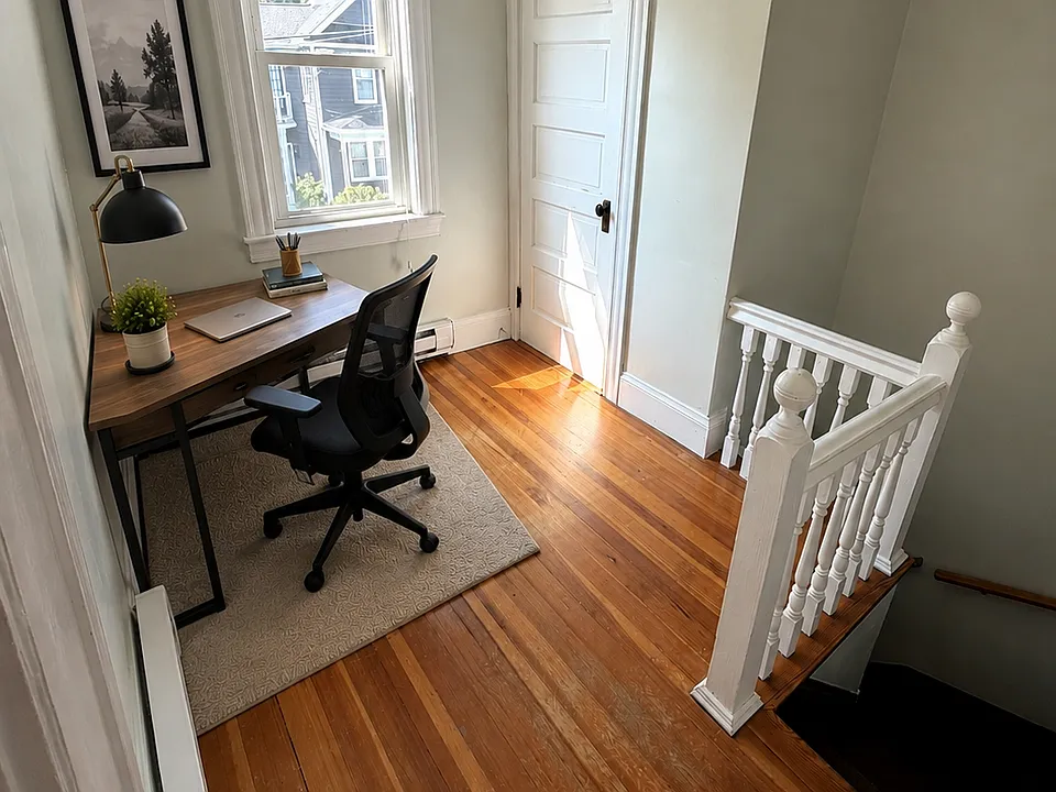 Stagged Office Nook