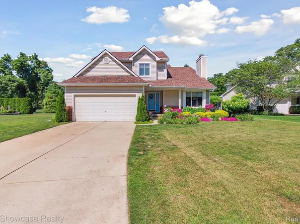593 Hampton Ct, Wixom, MI 48393