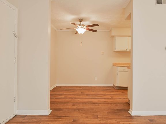 Eat-In Kitchen with Ceiling Fan