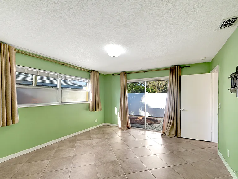 W Terrace Dr — Photo 20