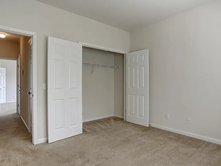 Hickory Ridge Apartments — Photo 18