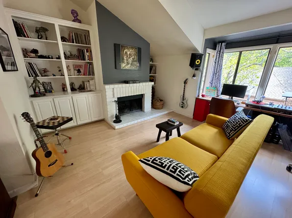 40 Flicker Dr, Novato, CA 94949