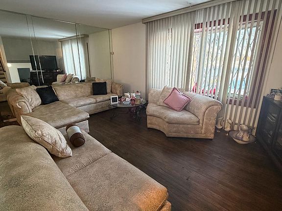 4th image of 142 Prospect Plains Rd