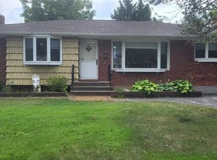 6 Audrey Ln, Commack, NY 11725