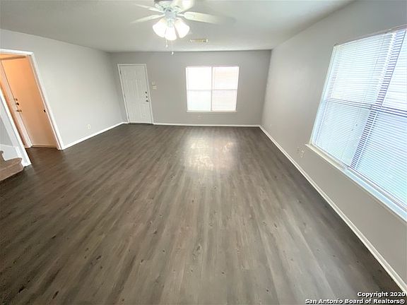 4th image of 2903 Dixon Plain Dr