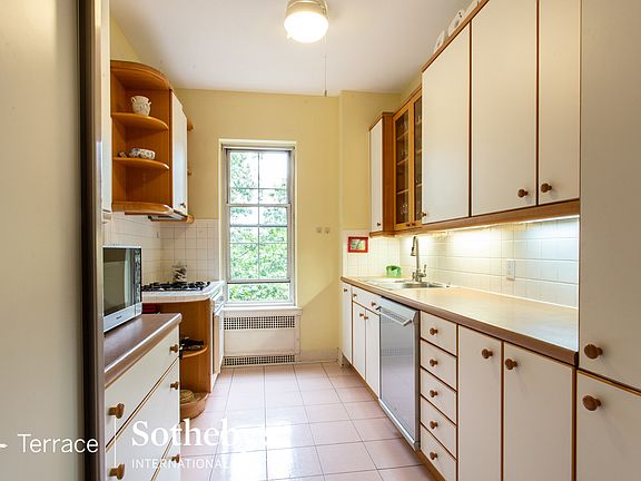 5th image of 68-10 108th St #5E
