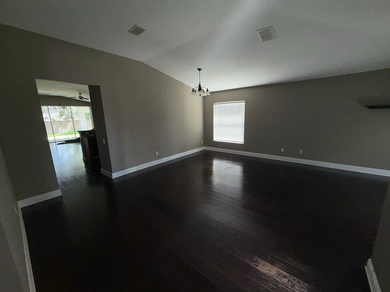 3 bed, 1831 sqft, $2,700 — Photo 3