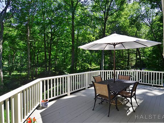 5th image of 108 Tobys Ln