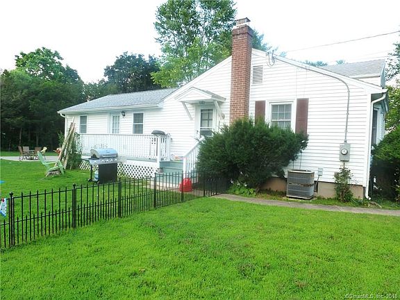 2nd image of 90 Country Ln