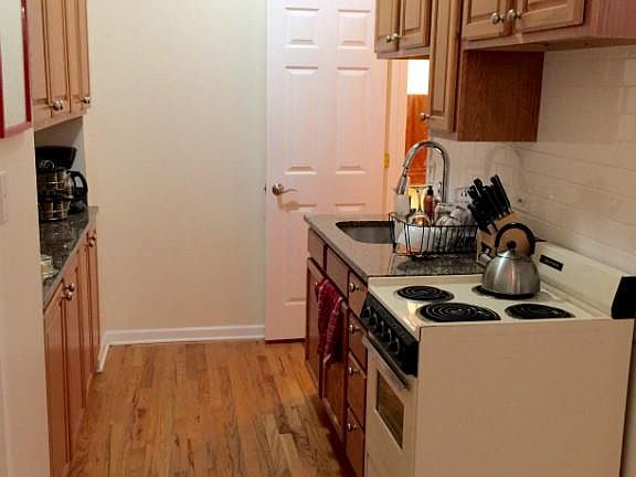 5th image of 1434 N Western Ave #1