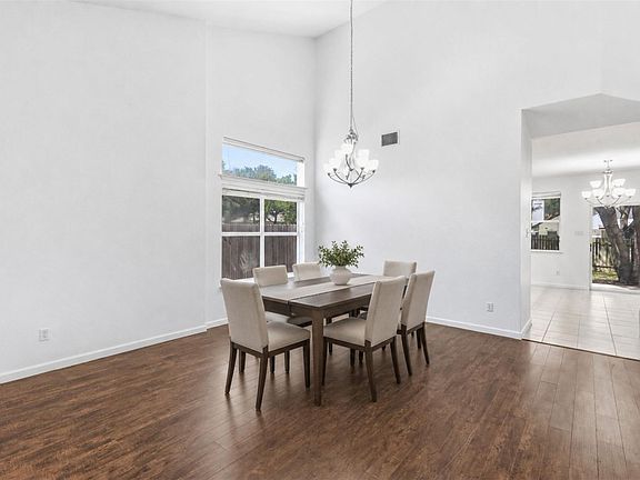 4th image of 4228 Columbine Dr