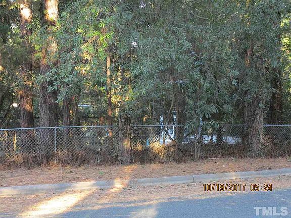 2nd image of 3620 Carlisle Dr