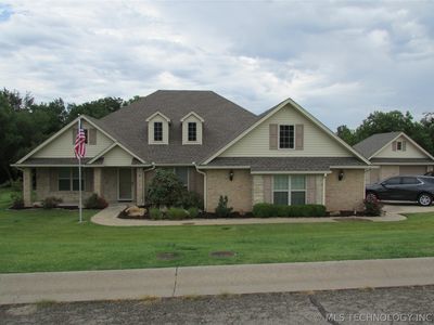 909 Country Club Dr, Cushing, OK, 74023