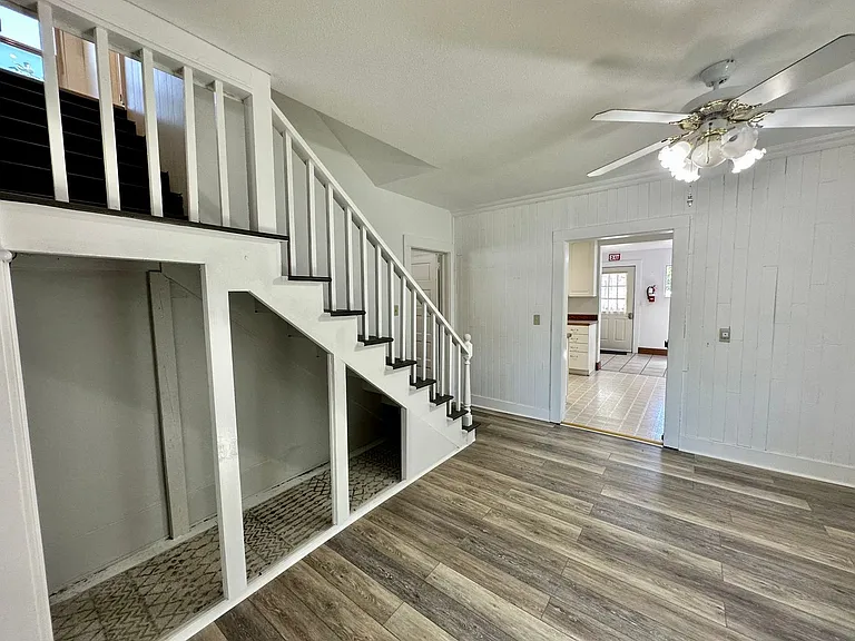 304 S Anderson St — Photo 30