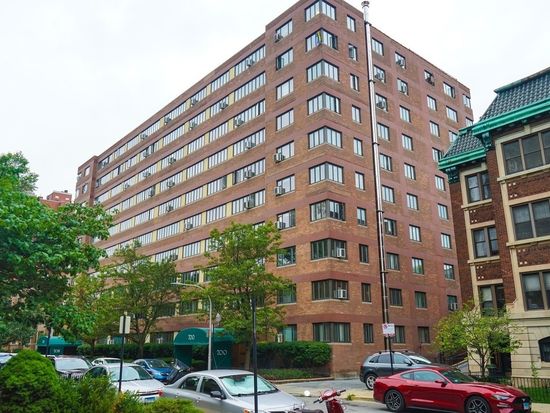 700 W Bittersweet Pl APT 609, Chicago, IL 60613