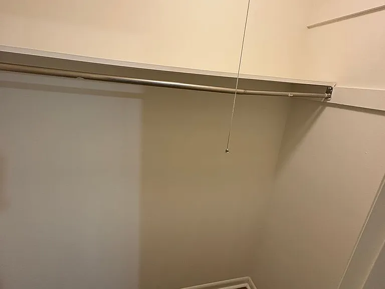728 Montclair Dr — Photo 17