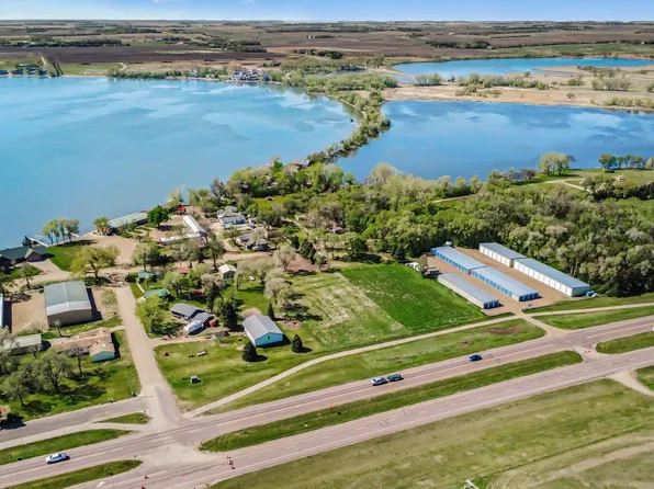 6090 Dakota Ave, Madison, SD 57042