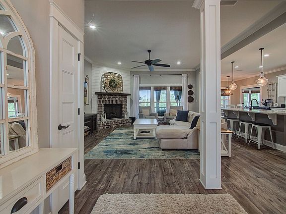 Entry way