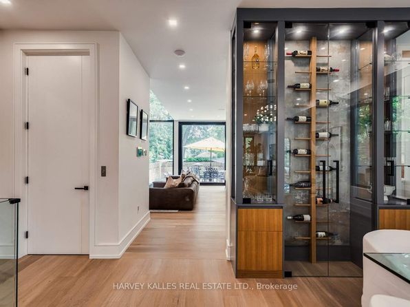 Additional property image - 1 De Vere Gdns, Toronto, ON M5M 3E4