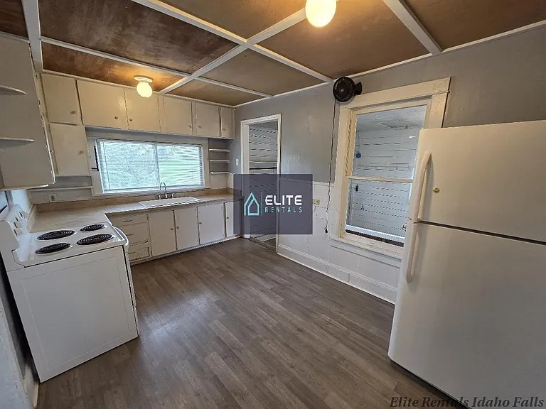12381 N 15 E — Photo 7