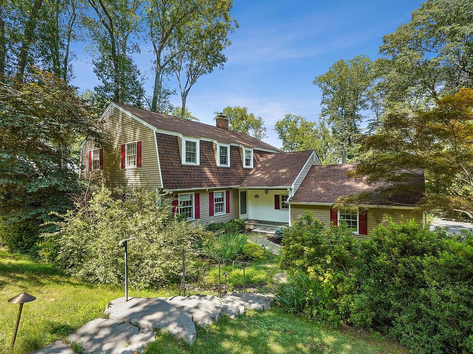 1st image of 33 Stonehenge Rd