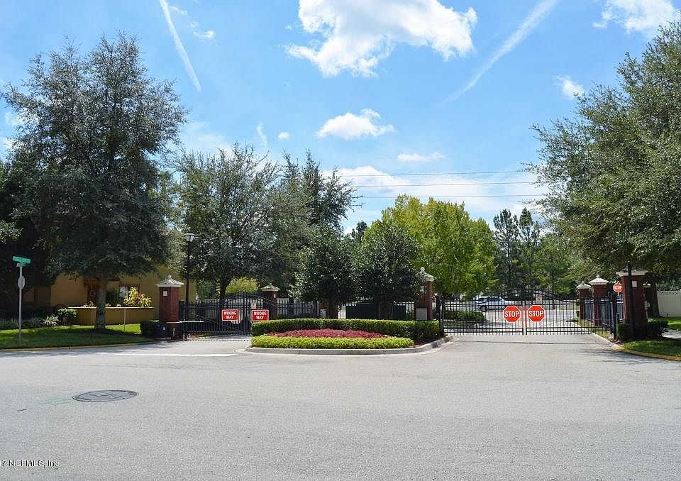 1st image of 303 Redwood Ln