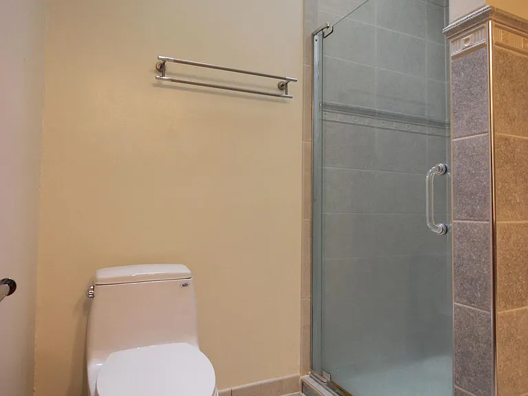 6872 Melrose Dr — Photo 26