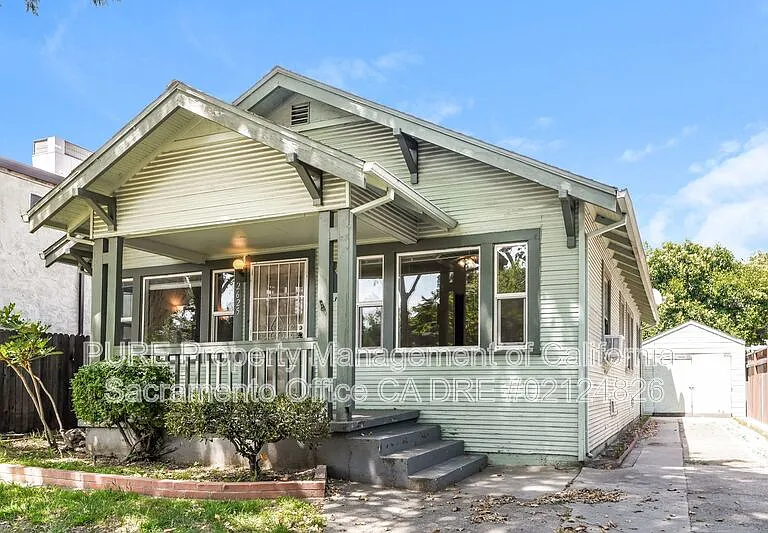 2625 D St — Photo 2