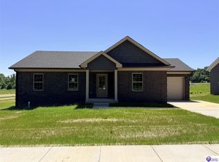 120 American Dr, Radcliff, KY 40160