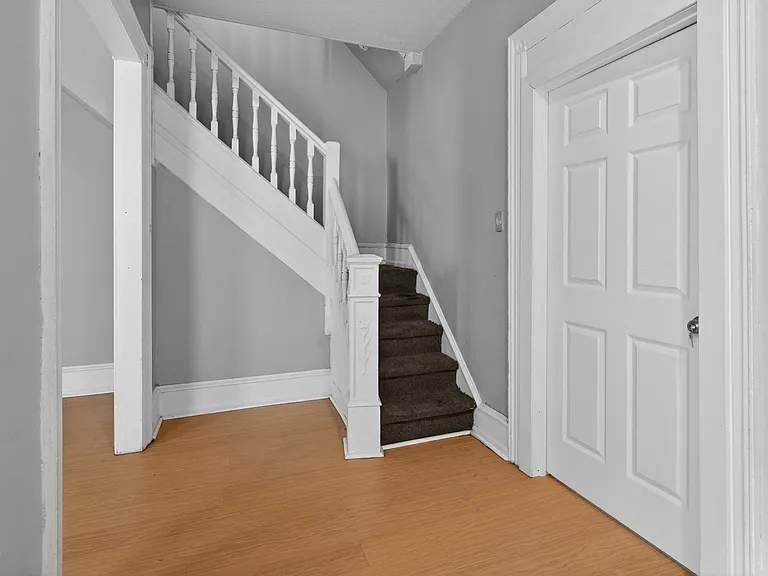 864 E Chelten Ave — Photo 11