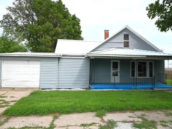 160 N 10th Ave, Burwell, NE 68823