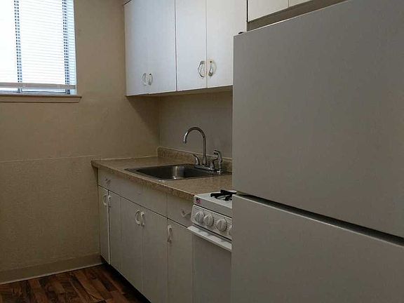2nd image of 1879 7th St E APT 10