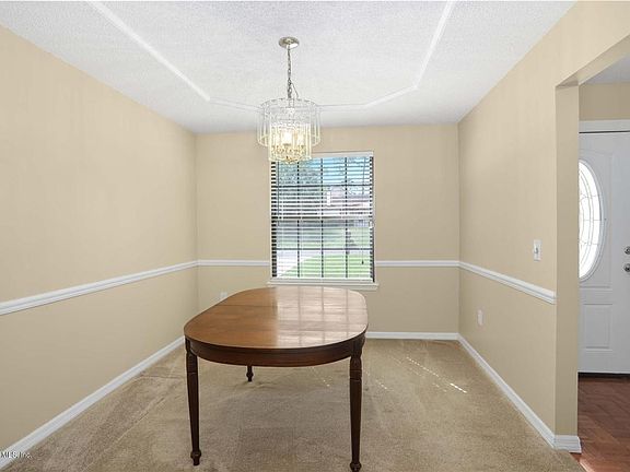 5th image of 624 Charles Pinckney St