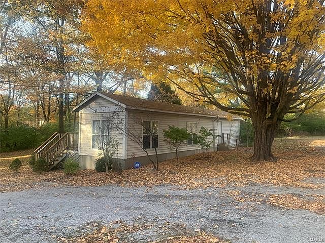 1st image of 2 Sassafras Dr