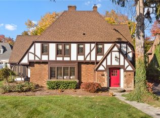 3104 Falmouth Rd, Shaker Heights, OH 44122