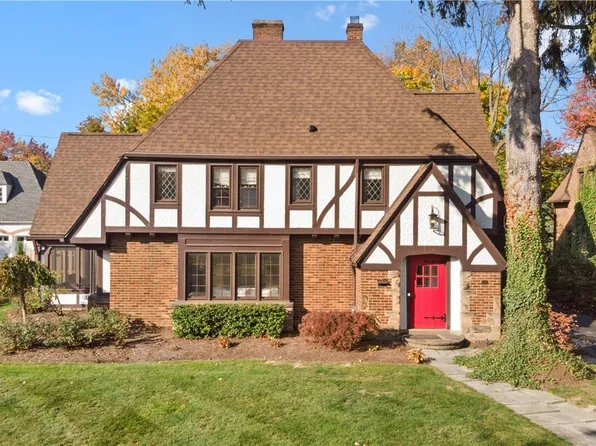 3104 Falmouth Rd, Shaker Heights, OH 44122
