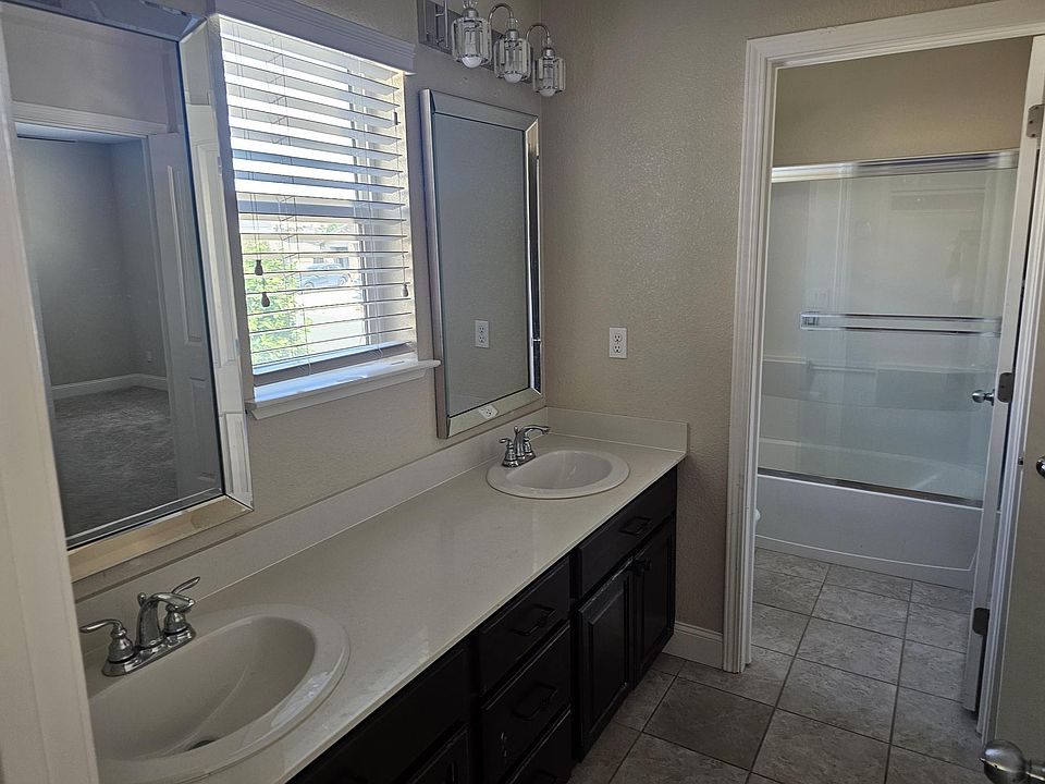 1st image of 3012 Cortina Dr #1