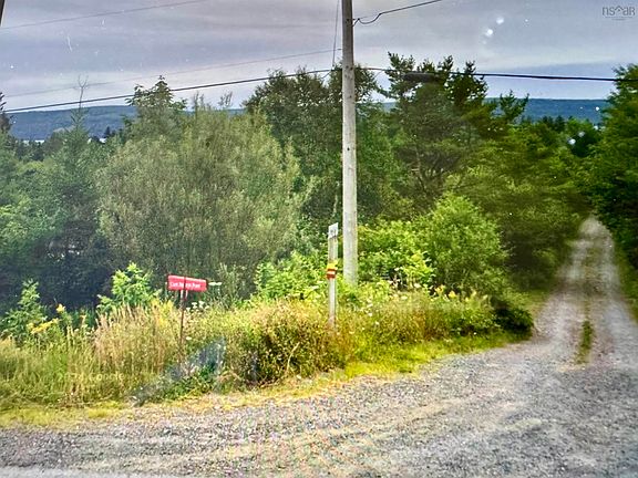 4th image of Highway 105 Baddeck Inlt
