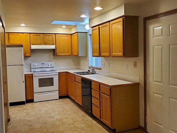 3rd image of 5502 73rd St NE Unit 1
