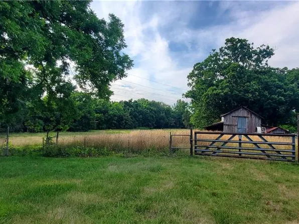 1340 Vaughn Rd, Burlington, NC 27217