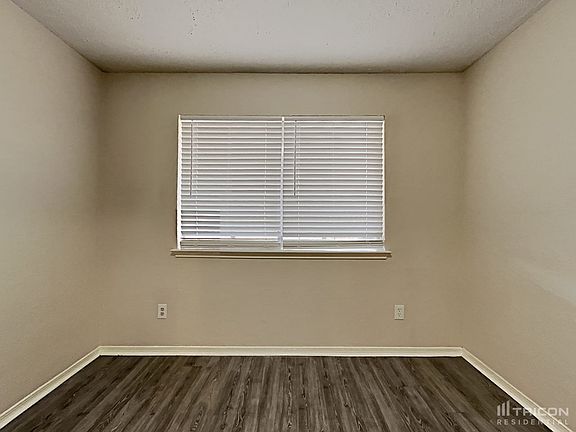 5th image of 18047 Garden Manor Dr