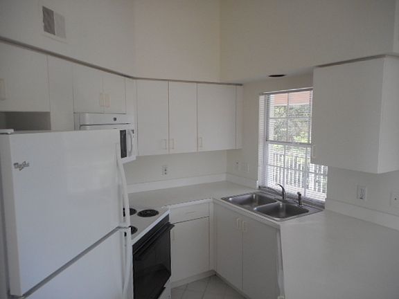 5th image of 481 Quail Forest Blvd APT B410