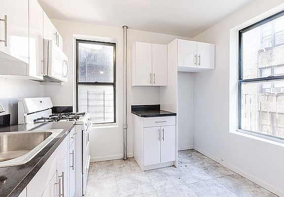 3rd image of 655 W 177th St APT 4C