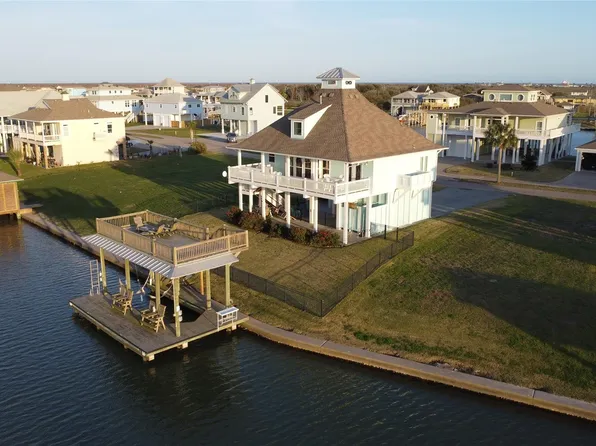 1913 Laguna Harbor Cove Blvd, Pt Bolivar, TX 77650